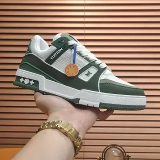 লুইস ভিটন LV Trainer সবুজ সাদা লেয়ার্ড মিডসোল মোনোগ্রাম সাইড প্যাচ লাইফস্টাইল স্নিকার