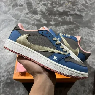 Louis Vuitton LV Trainer tênis lifestyle navy gold de couro em camadas e parte superior texturizada