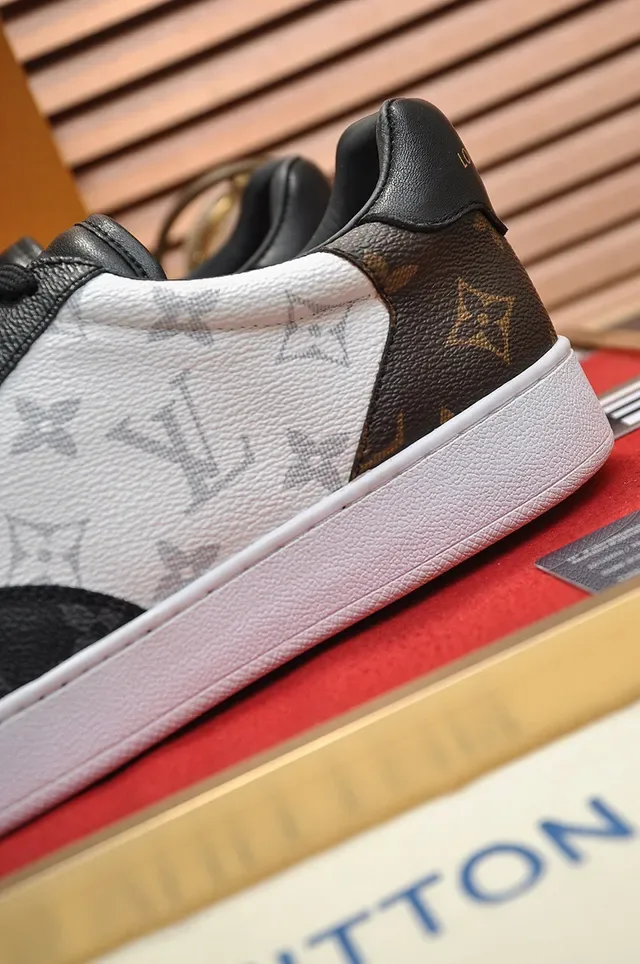 লুইস ভিটন LV Trainer সাদা কালো মনোগ্রাম ক্যানভাস লেদার অ্যাকসেন্ট লাইফস্টাইল স্নিকার্স 2