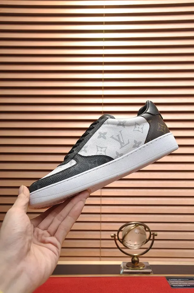 লুইস ভিটন LV Trainer সাদা কালো মনোগ্রাম ক্যানভাস লেদার অ্যাকসেন্ট লাইফস্টাইল স্নিকার্স 7