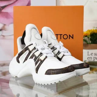 路易威登 LV Trainer solado branco e marrom, cadarços de couro embossado, tênis esportivo de sola grossa