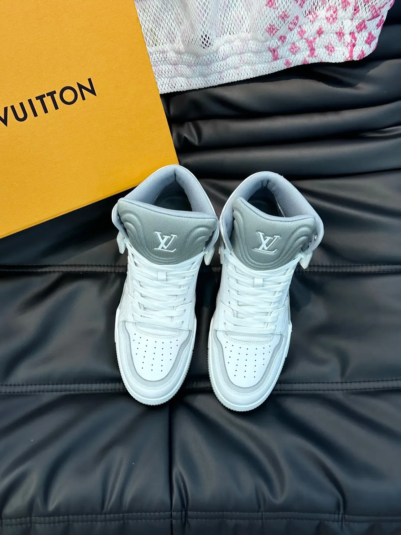 Louis Vuitton LV Trainer সাদা ধূসর উচ্চ টপ চামড়া প্যানেল লাইফস্টাইল স্নিকার 2