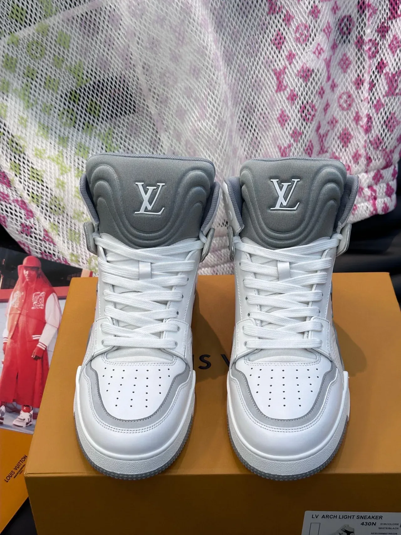 Louis Vuitton LV Trainer সাদা ধূসর উচ্চ টপ চামড়া প্যানেল লাইফস্টাইল স্নিকার 5