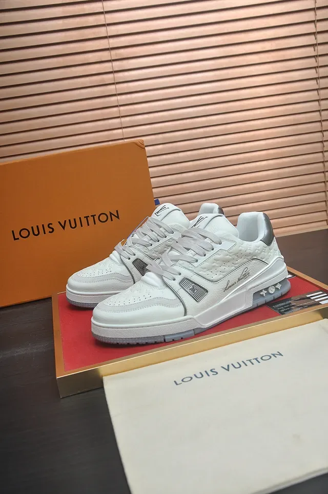 Louis Vuitton LV Trainer White Gray Structured Midsole Cursive Logo Detail Lifestyle Sneakers 4