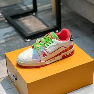 Louis Vuitton LV Trainer Blancas Rojas Capas Sintéticas Superpuestas Escultadas Multi-Tono Suela Media Sneakers de Estilo de Vida