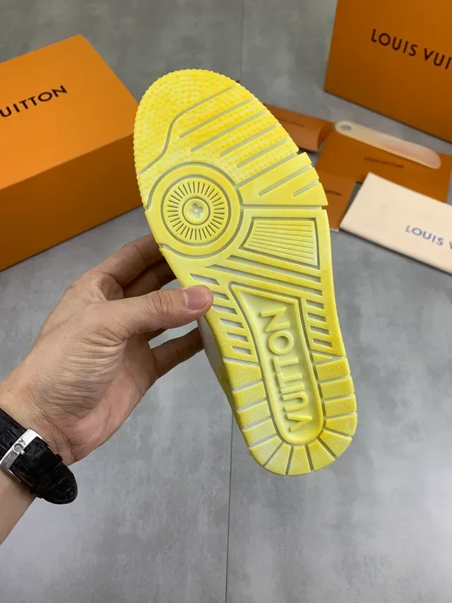 লুইস ভিটন LV Trainer হলুদ-ভূরা মাল্টি লেয়ার্ড ওভারলে মেশ এবং লেদার প্যানেলিং লাইফস্টাইল স্নিকার 3