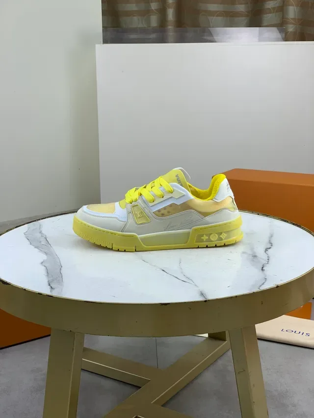 লুইস ভিটন LV Trainer হলুদ-ভূরা মাল্টি লেয়ার্ড ওভারলে মেশ এবং লেদার প্যানেলিং লাইফস্টাইল স্নিকার 5