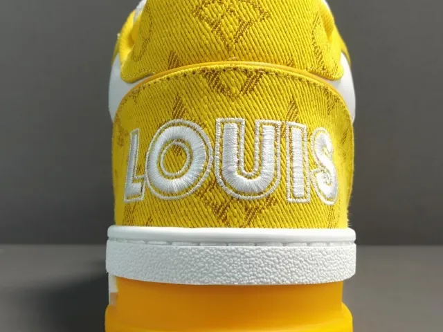 Louis Vuitton LV Trainer Sneakers Lifestyle Jaune Blanc Low-Top Monogram Textile 2