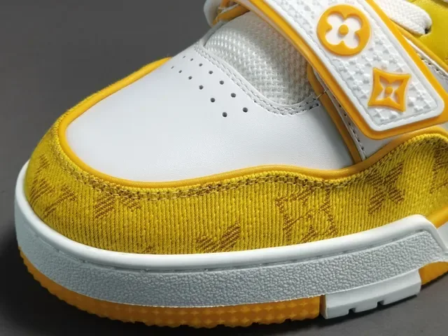 Louis Vuitton LV Trainer Sneakers Lifestyle Jaune Blanc Low-Top Monogram Textile 4