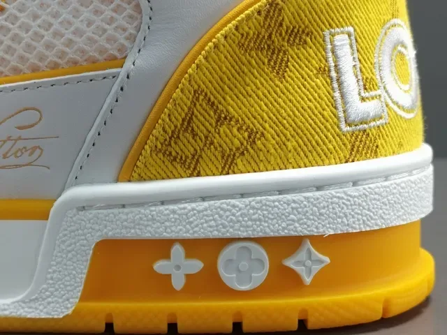 Louis Vuitton LV Trainer Sneakers Lifestyle Jaune Blanc Low-Top Monogram Textile 6
