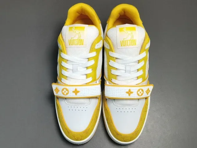 Louis Vuitton LV Trainer Sneakers Lifestyle Jaune Blanc Low-Top Monogram Textile 18