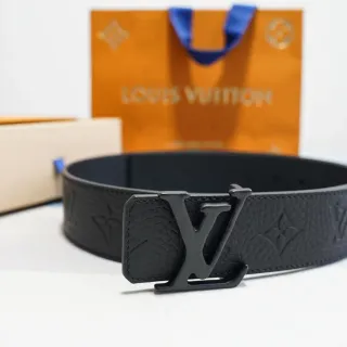 Louis Vuitton LV Turn Lock काला ग्रेन चमड़ा बेल्ट