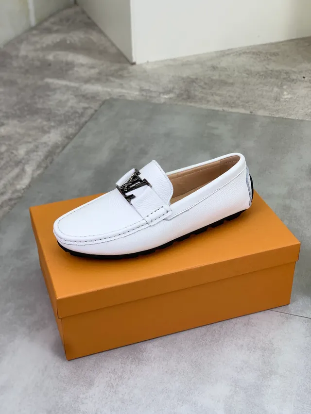 Louis Vuitton LV Twist Loafer loafers en cuir blanc texturé 4