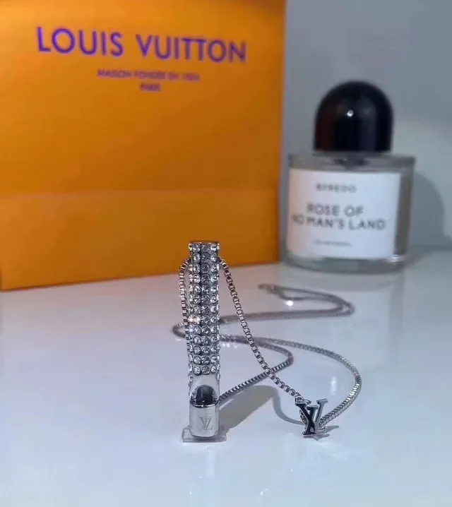 Louis Vuitton LV Whistle Pavé-Crystal Cylinder Pendant Necklace 4
