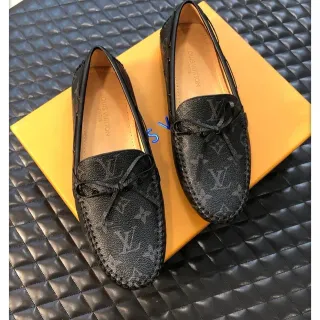 Louis Vuitton mocassim loafer preto Monogram couro Loafers