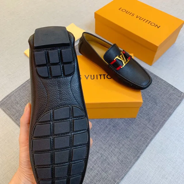 Louis Vuitton Monogram Buckle Preto Dourado Couro Granulado Mocassim 2