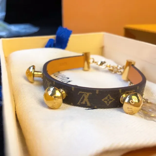 Louis Vuitton Monogram Canvas Pulseira Marrom Charms Esféricos Dourados 6