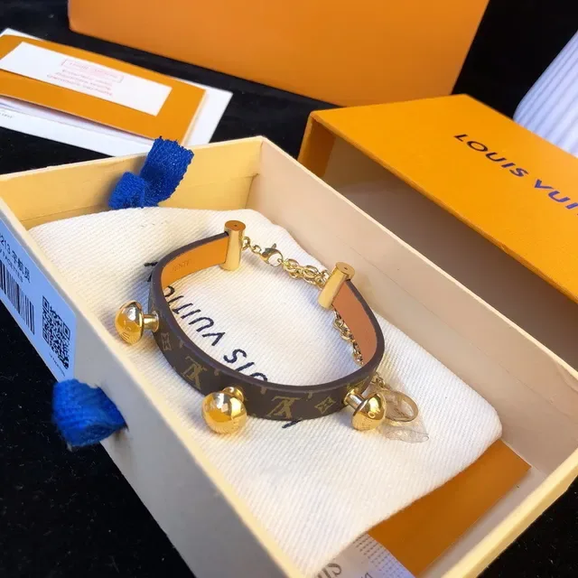 Louis Vuitton Monogram Canvas Pulseira Marrom Charms Esféricos Dourados 7