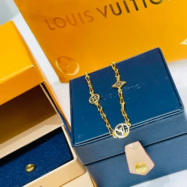 Louis Vuitton Monogram Chain Gold-Tone Geometric Charm Bracelet 5