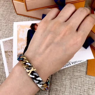 Louis Vuitton Monogram Curb-Link لون قوس قزح ثنائي اللون سوار