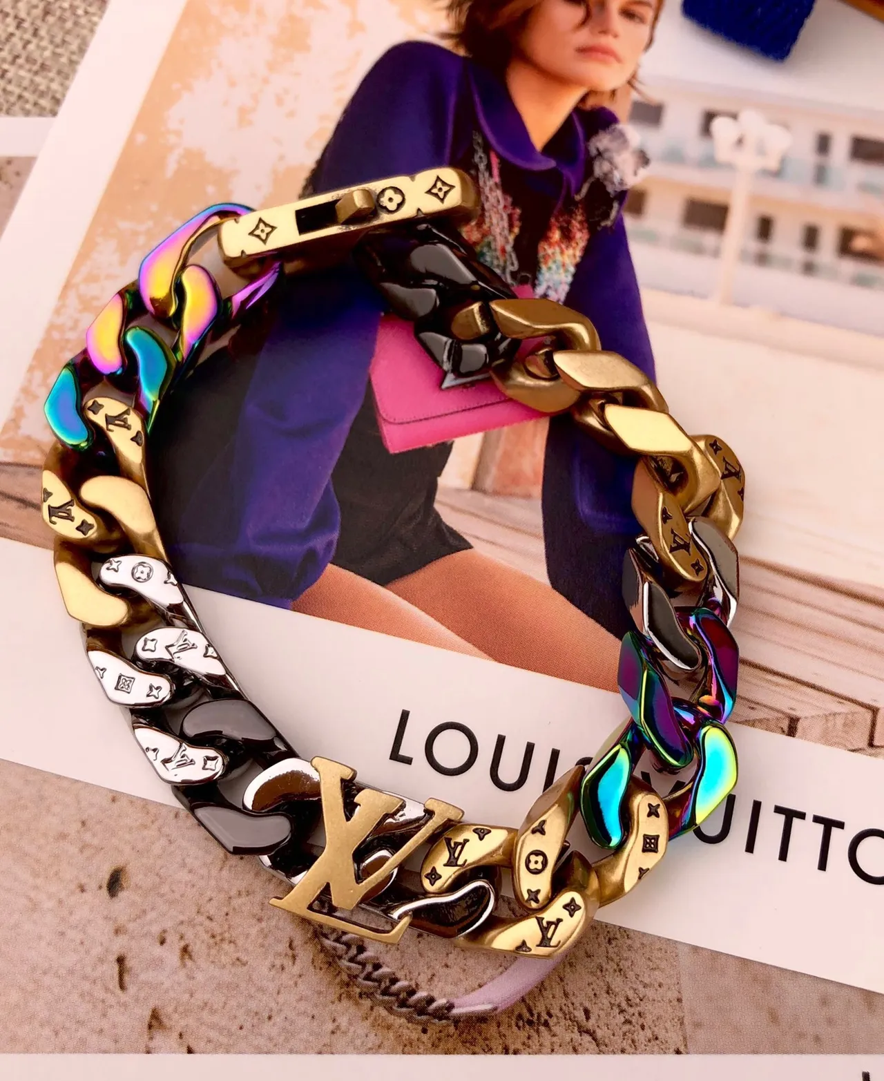 Louis Vuitton Monogram Curb-Link لون قوس قزح ثنائي اللون سوار 4