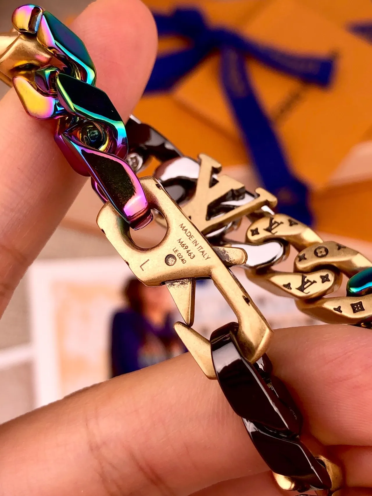 Louis Vuitton Monogram Curb-Link لون قوس قزح ثنائي اللون سوار 6
