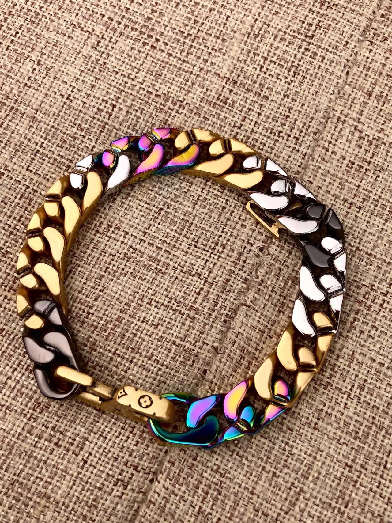 Louis Vuitton Monogram Curb-Link لون قوس قزح ثنائي اللون سوار 8