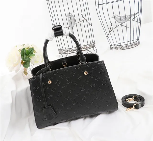 Louis Vuitton Monogramme Embossé Sac Tote Rose 10
