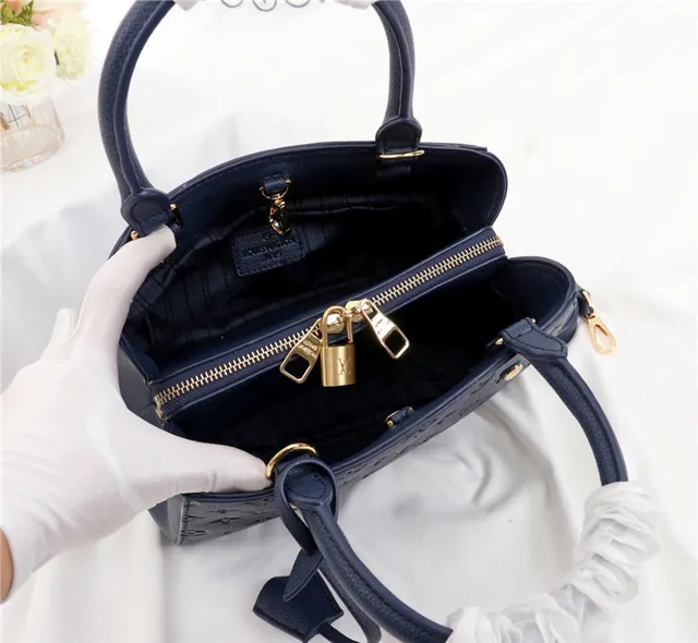 Louis Vuitton Monogramme Embossé Sac Tote Rose 16