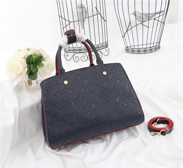 Louis Vuitton Monogramme Embossé Sac Tote Rose 17