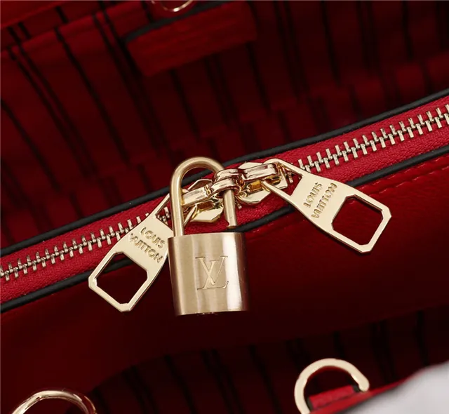 Louis Vuitton Monogramme Embossé Sac Tote Rose 23
