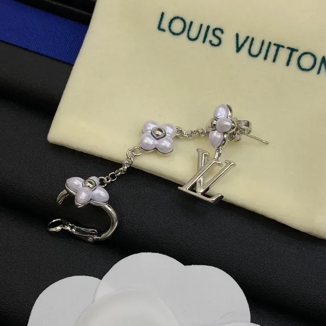 Louis Vuitton Monogram Flower Floral Quatrefoil Drop Earrings 5