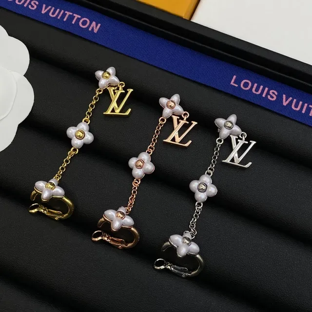Louis Vuitton Monogram Flower Floral Quatrefoil Drop Earrings 9