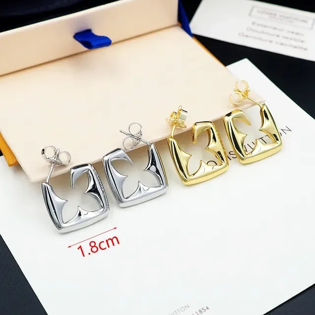 Louis Vuitton Monogram Flower Square Stud Earrings 4