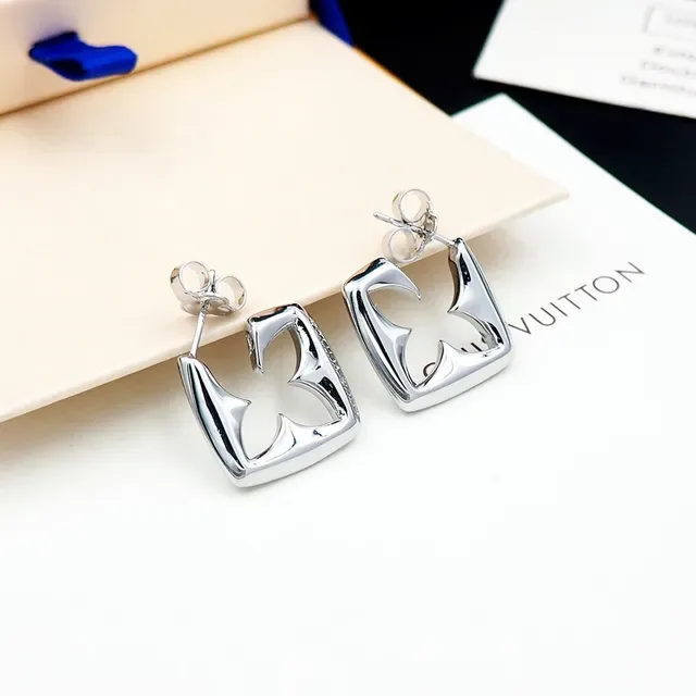 Louis Vuitton Monogram Flower Square Stud Earrings 5