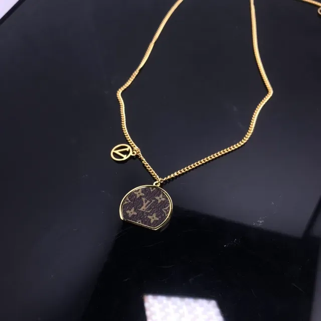 Louis Vuitton Monogram Oval Pendant Gold-Tone Chain Necklace 2