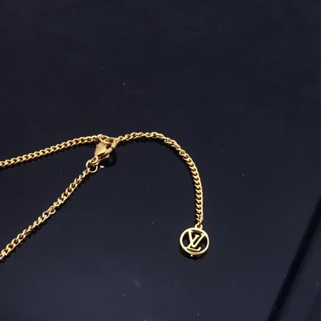 Louis Vuitton Monogram Oval Pendant Gold-Tone Chain Necklace 4