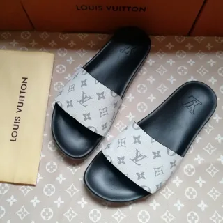 Louis Vuitton Monogram प्रिंट स्ट्रैप ब्लैक सोल स्लिपर्स