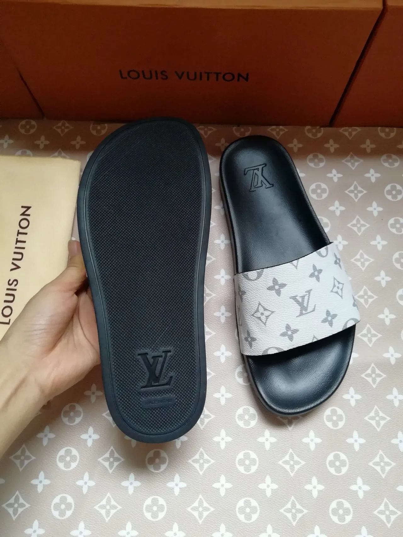 Louis Vuitton Monogram Print Strap Black Sole Slippers 5