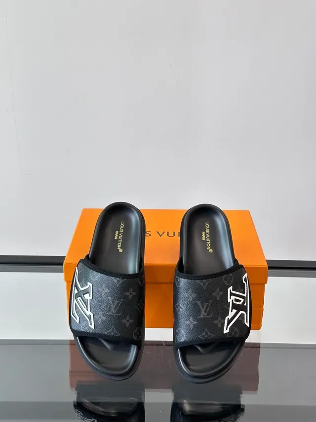 Louis Vuitton Monogram स्लाइड स्लिपर 3