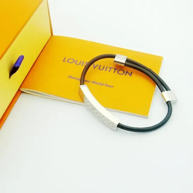 Bracelet Louis Vuitton Monogram World Rouge Navy Violet Caoutchouc et Métal Argenté 4