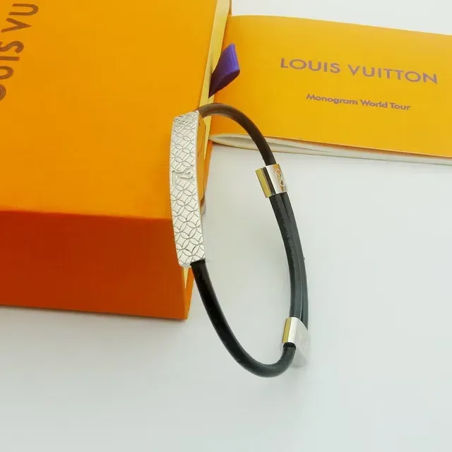 Bracelet Louis Vuitton Monogram World Rouge Navy Violet Caoutchouc et Métal Argenté 5