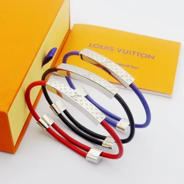 Bracelet Louis Vuitton Monogram World Rouge Navy Violet Caoutchouc et Métal Argenté 9