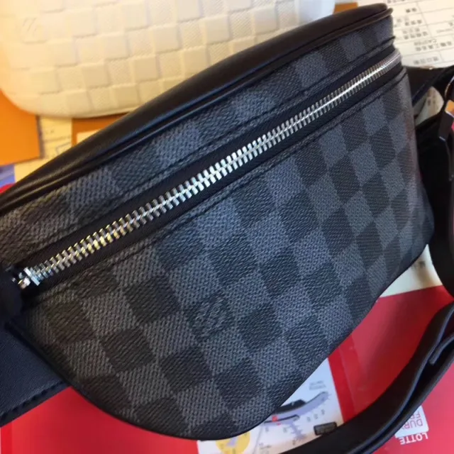 Louis Vuitton Multi Pochette Accessoires Belt Bag Black Monogram-Coated Canvas Dual-Zippered Fashion Belt Bag 4