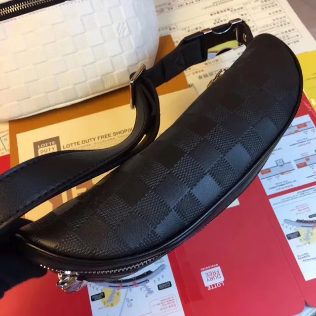 Louis Vuitton Multi Pochette Accessoires Belt Bag Black Monogram-Coated Canvas Dual-Zippered Fashion Belt Bag 24