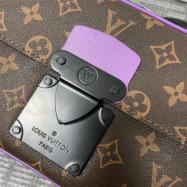 Louis Vuitton Multi Pochette Accessoires Bolsa mensageira marrom verde monograma lona acentuação de canal 7