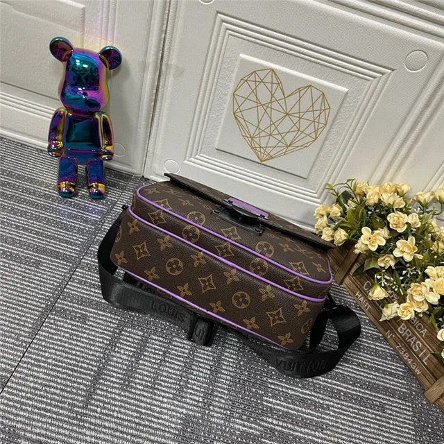 Louis Vuitton Multi Pochette Accessoires Bolsa mensageira marrom verde monograma lona acentuação de canal 8