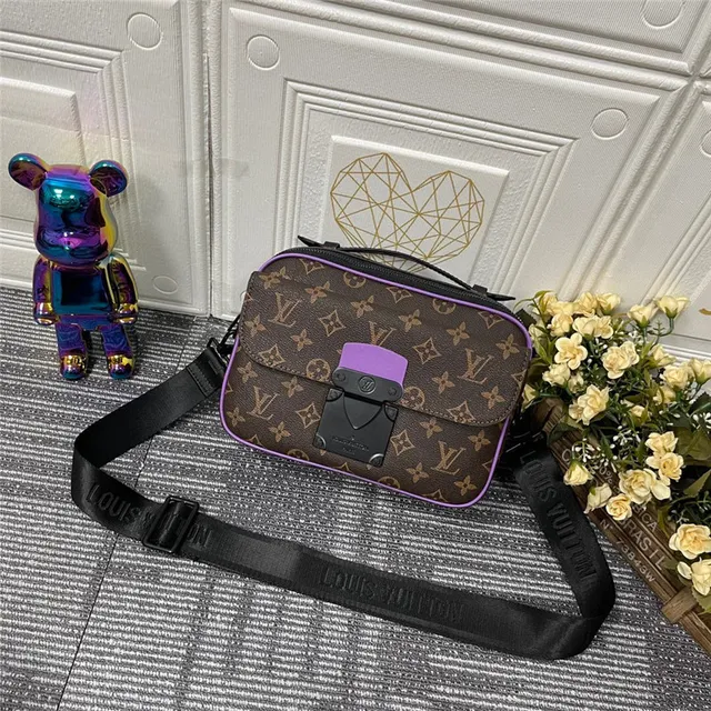 Louis Vuitton Multi Pochette Accessoires Bolsa mensageira marrom verde monograma lona acentuação de canal 11