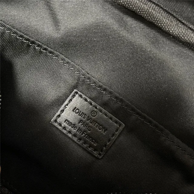Louis Vuitton Multi Pochette Accessoires Bolsa mensageira marrom verde monograma lona acentuação de canal 12