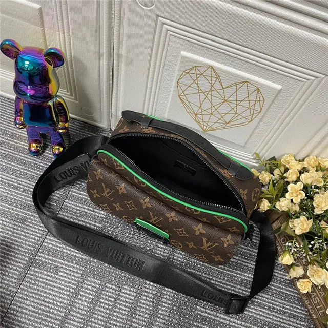 Louis Vuitton Multi Pochette Accessoires Bolsa mensageira marrom verde monograma lona acentuação de canal 13